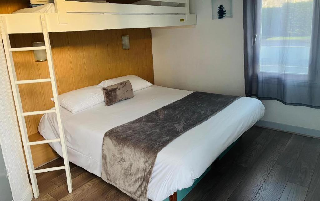 Brit Hotel Essentiel Pau Лескар Экстерьер фото