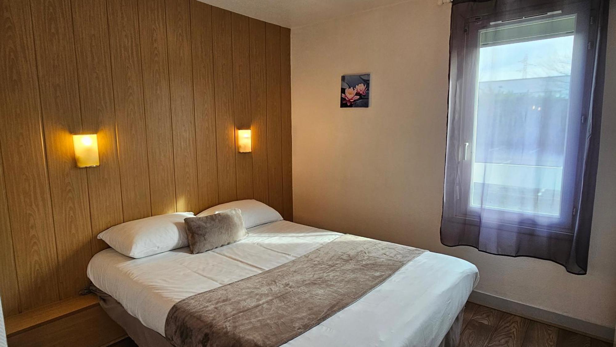 Brit Hotel Essentiel Pau Лескар Экстерьер фото