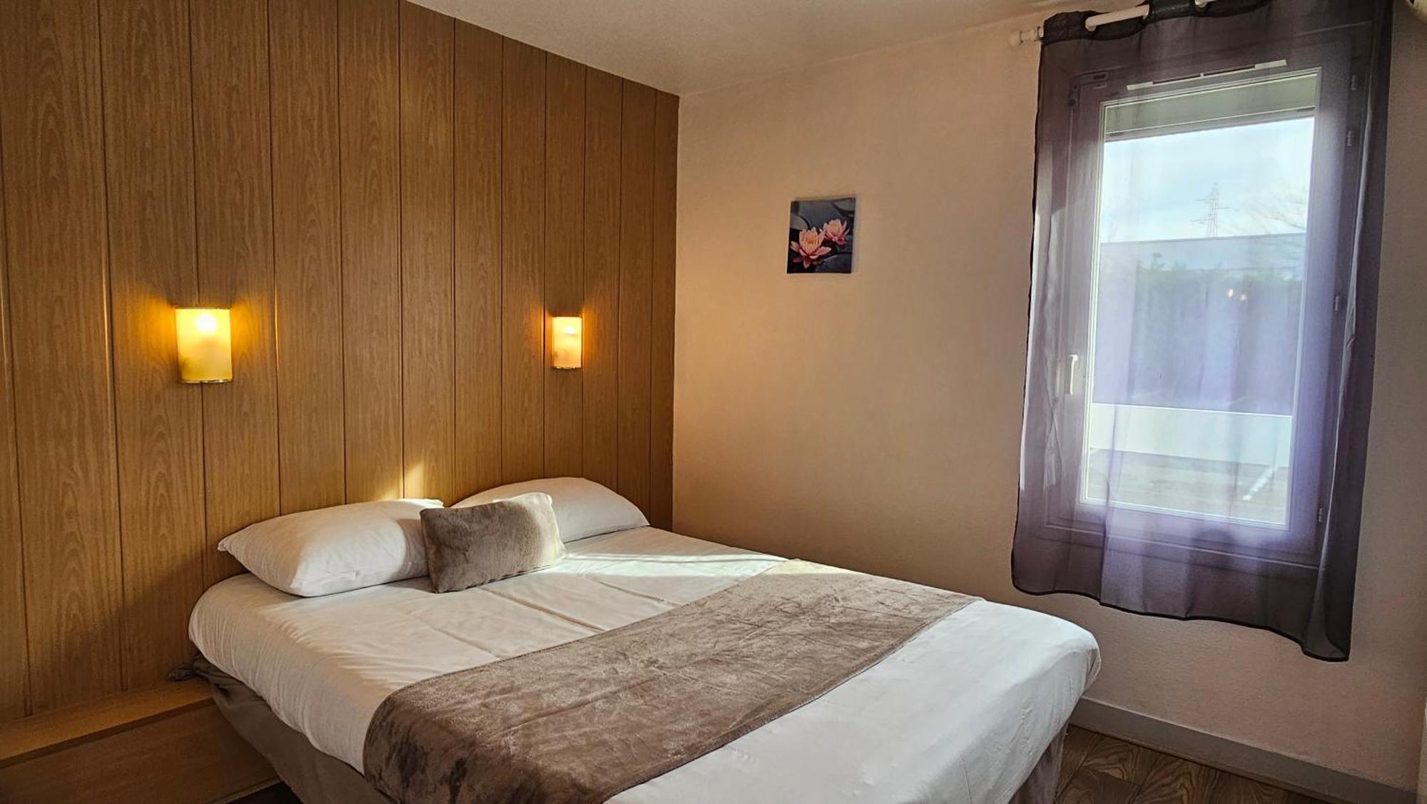 Brit Hotel Essentiel Pau Лескар Экстерьер фото