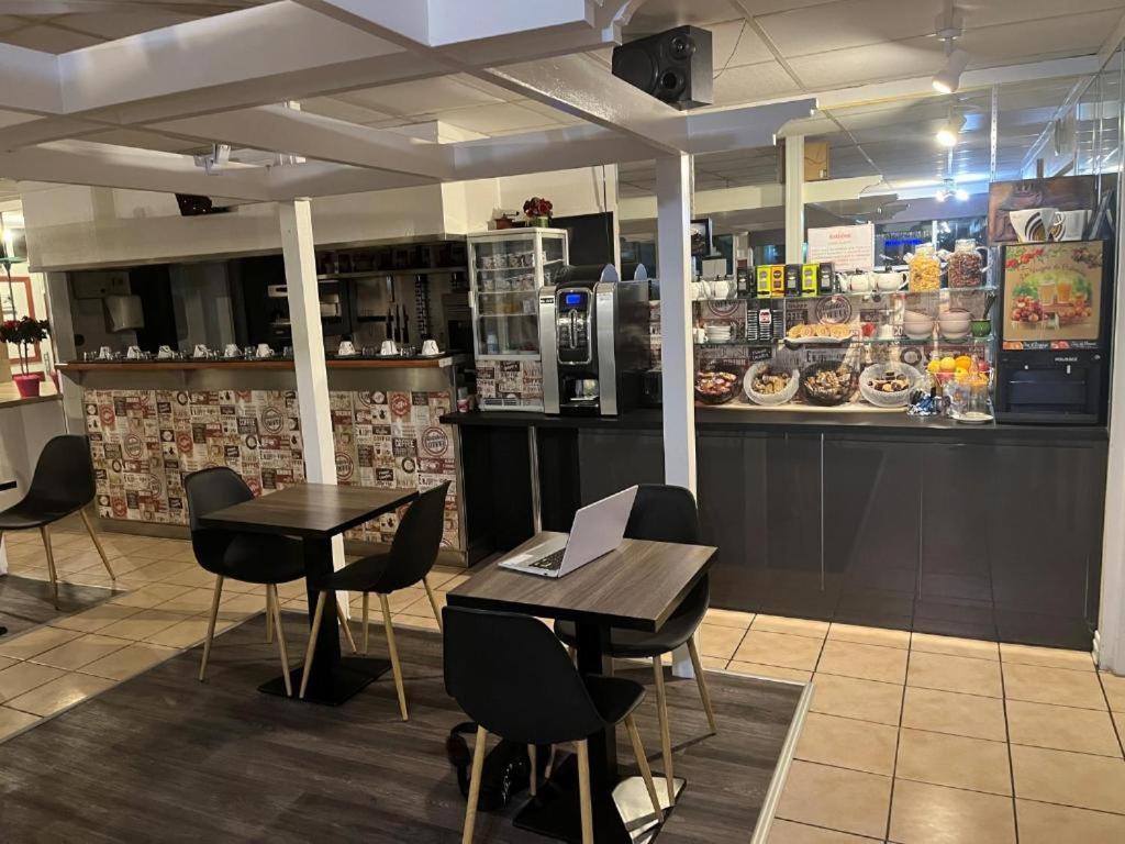 Brit Hotel Essentiel Pau Лескар Экстерьер фото